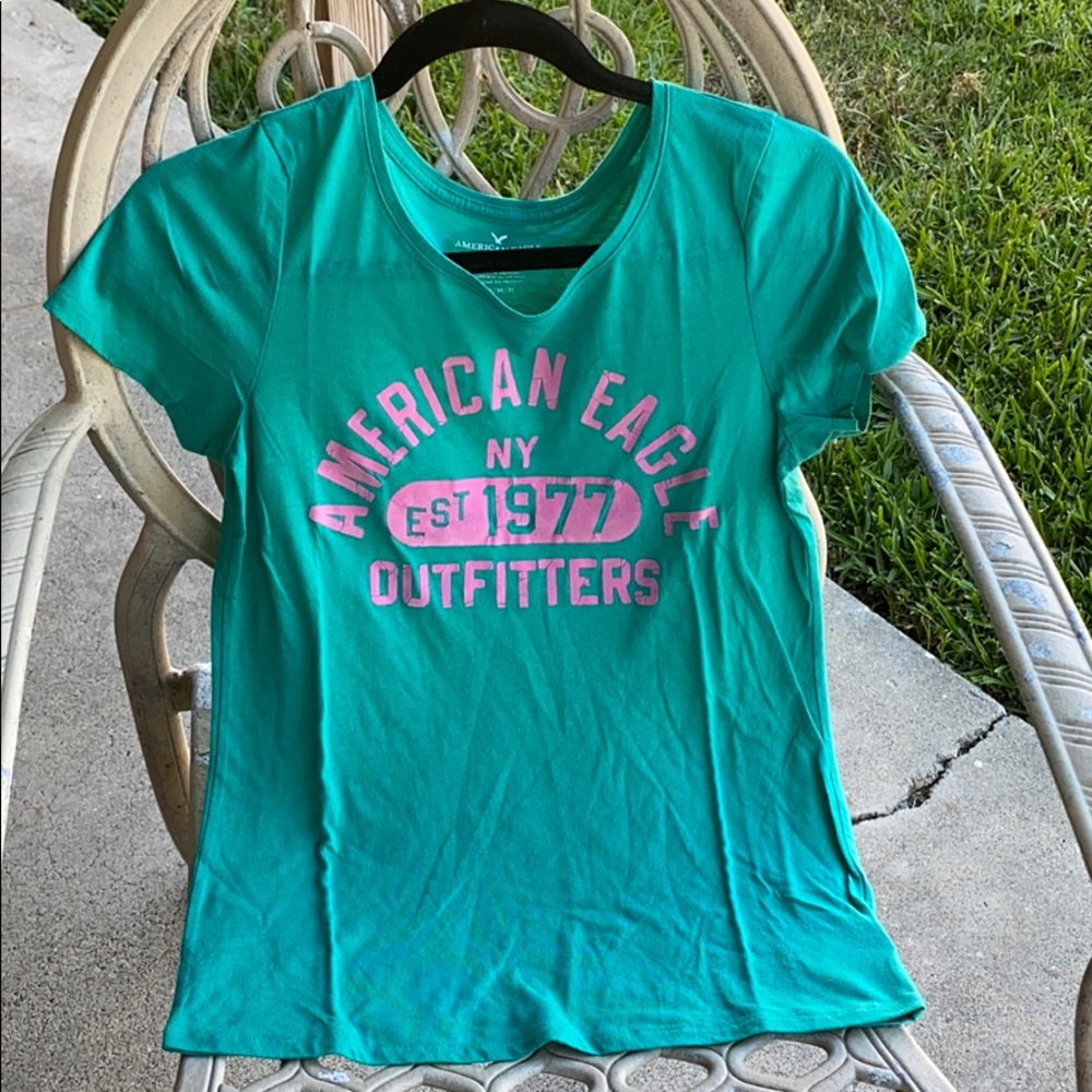 American eagle graphic tee